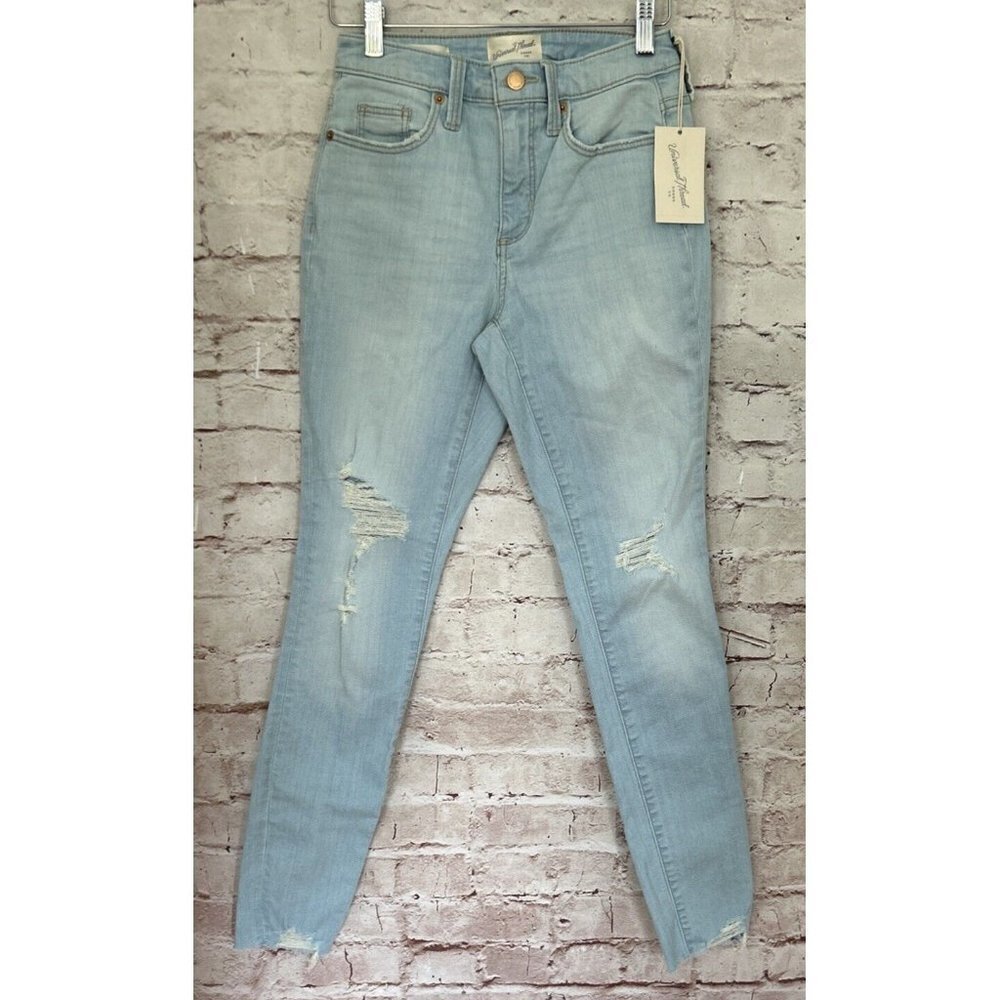 Universal Thread Womens Jeans High Rise Skinny Light Wash Denim Holes Size 0 NEW